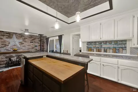 Kitchen - 6161 Circle C Ln, Dixon, CA 95620 photo 5 of 12