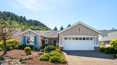 215 Albany St, Cloverdale, CA 95425