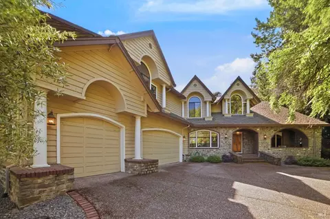 4818 Keiran Ct, Santa Rosa, CA 95405