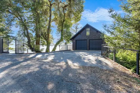 Exterior - 3100 Muniz Ranch Rd, Jenner, CA 95450 photo 2 of 10