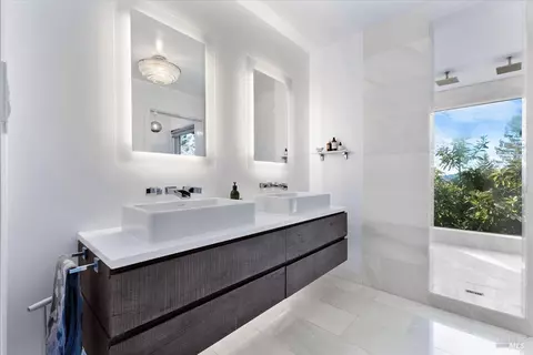 Bath - 3100 Muniz Ranch Rd, Jenner, CA 95450 photo 5 of 7