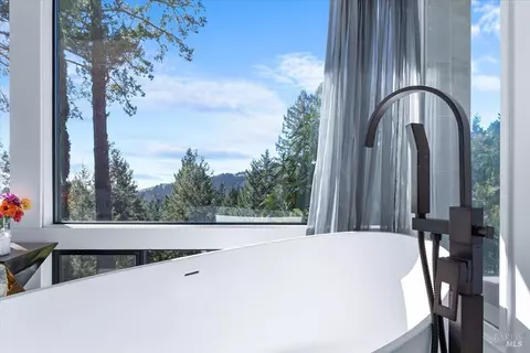 Bath - 3100 Muniz Ranch Rd, Jenner, CA 95450 photo 3 of 7