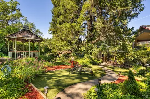 3037 Foothill Blvd, Calistoga, CA 94515