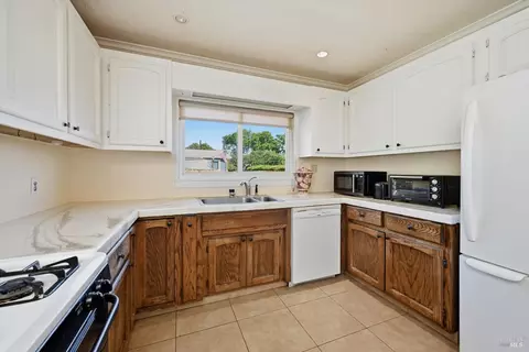 Kitchen - 3440 Beach St, Nice, CA 95464 photo 3 of 4