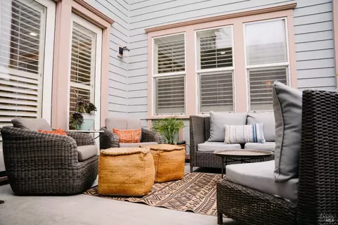 Exterior - 701 Oscar St, Vallejo, CA 94592 photo 2 of 5