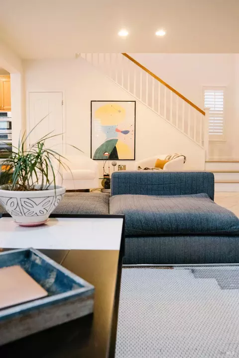 Living - 701 Oscar St, Vallejo, CA 94592 photo 4 of 4