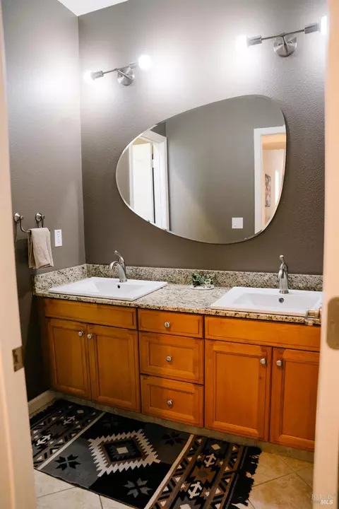 Bath - 701 Oscar St, Vallejo, CA 94592 photo 5 of 10