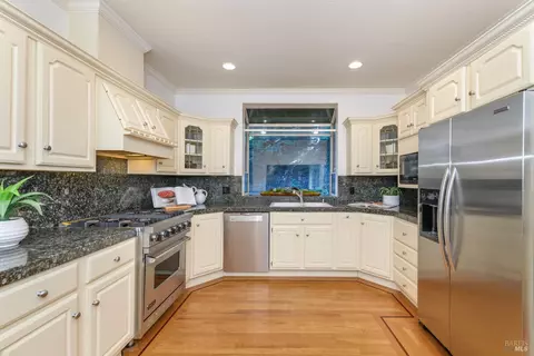 1065 Meadowsweet Dr, Corte Madera, CA 94925 photo 19