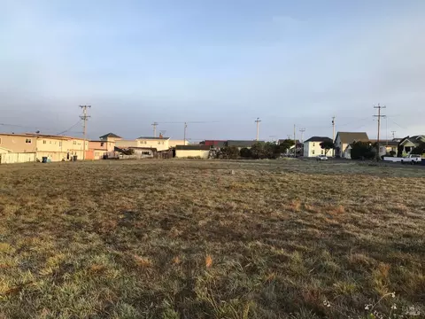 251 S Franklin St, Fort Bragg, CA 95437