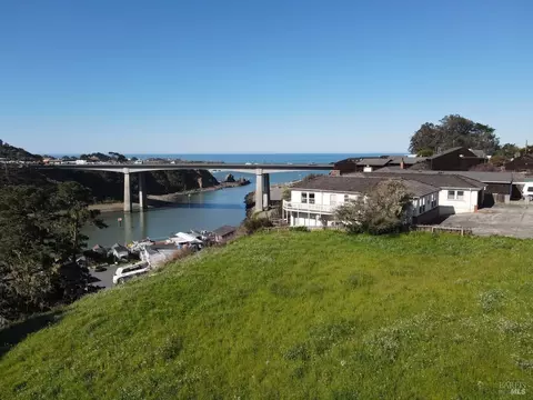 300 N Harbor Dr, Fort Bragg, CA 95437