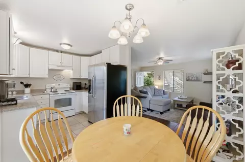 Dining - 451 7th St W, Sonoma, CA 95476 photo 3 of 3