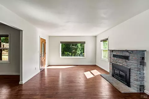 Living - 11 Lukens Pl, Angwin, CA 94508 photo 2 of 10