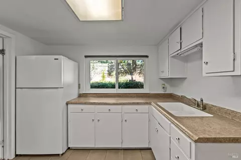 Kitchen - 11 Lukens Pl, Angwin, CA 94508 photo 5 of 8