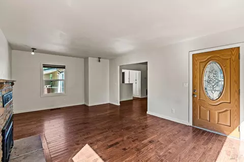 Living - 11 Lukens Pl, Angwin, CA 94508 photo 3 of 10