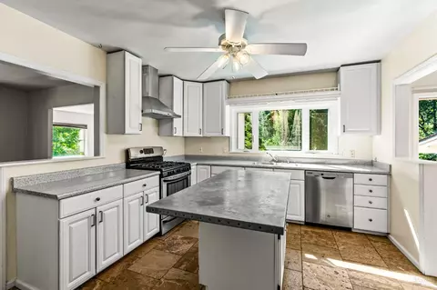 Kitchen - 11 Lukens Pl, Angwin, CA 94508 photo 1 of 8