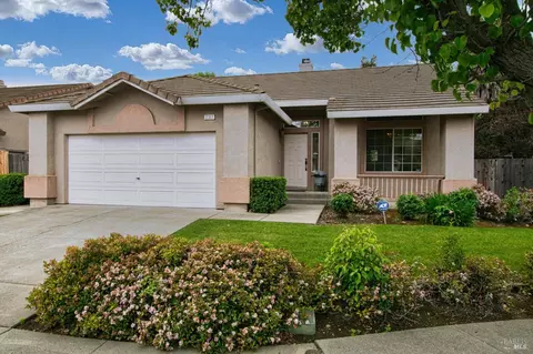 2361 Mountain View Ct, Fairfield, CA 94534