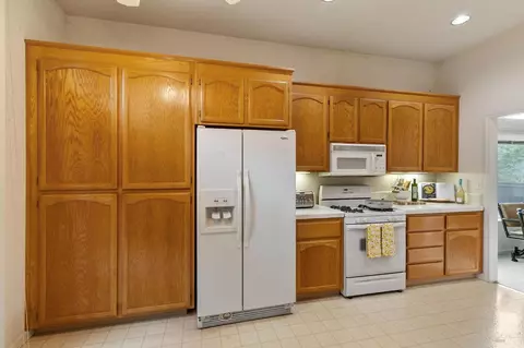 2361 Mountain View Ct, Fairfield, CA 94534 photo 9