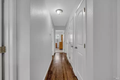 Entry Way - 1048 Western Ave, Vallejo, CA 94591 photo 2 of 2