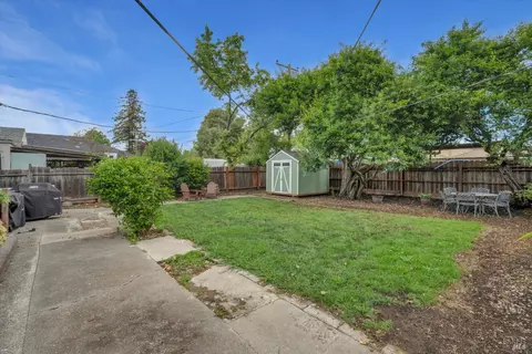 Exterior - 1048 Western Ave, Vallejo, CA 94591 photo 6 of 10