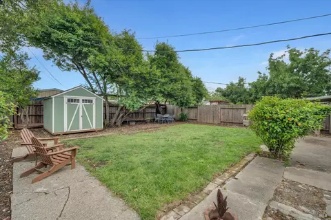 Exterior - 1048 Western Ave, Vallejo, CA 94591 photo 5 of 10