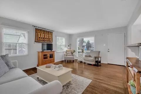 Living - 1048 Western Ave, Vallejo, CA 94591 photo 3 of 3