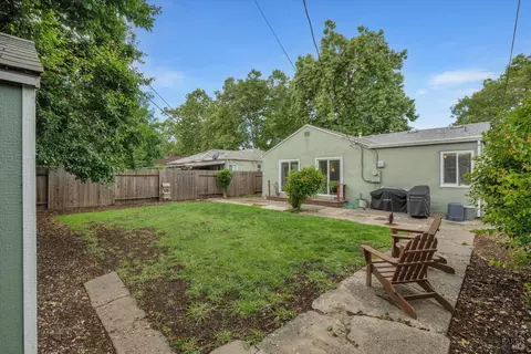 Exterior - 1048 Western Ave, Vallejo, CA 94591 photo 4 of 10