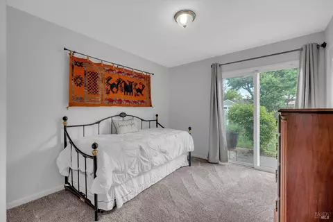 Bedroom - 1048 Western Ave, Vallejo, CA 94591 photo 2 of 2