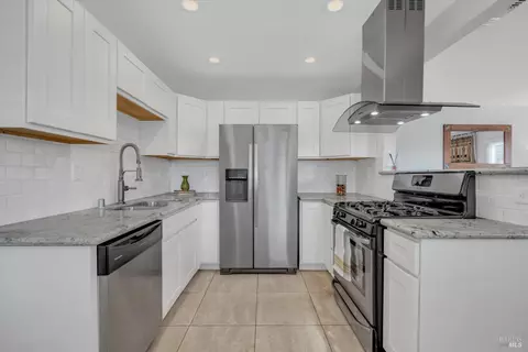 Kitchen - 1048 Western Ave, Vallejo, CA 94591 photo 2 of 3