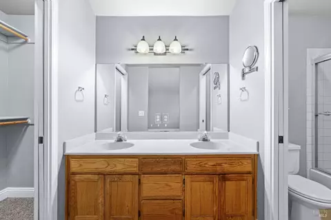Bath - 1820 Howard Dr, Windsor, CA 95492 photo 2 of 4