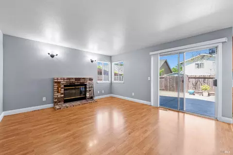 Living - 1820 Howard Dr, Windsor, CA 95492 photo 3 of 6