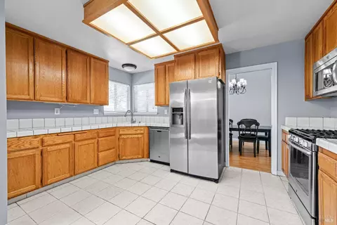 Kitchen - 1820 Howard Dr, Windsor, CA 95492 photo 1 of 2