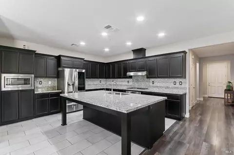 Kitchen - 7012 Cardinal Ct, Vacaville, CA 95687 photo 1 of 3