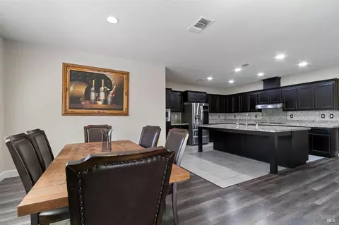Dining - 7012 Cardinal Ct, Vacaville, CA 95687 photo 1 of 2