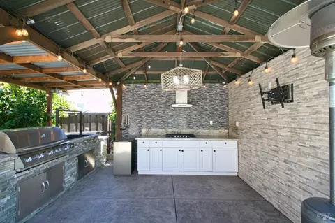 Kitchen - 7012 Cardinal Ct, Vacaville, CA 95687 photo 3 of 3