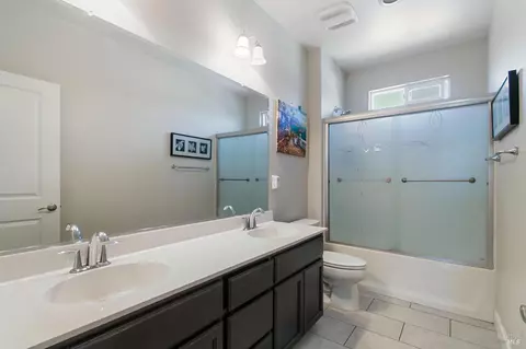Bath - 7012 Cardinal Ct, Vacaville, CA 95687 photo 2 of 4