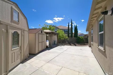 Exterior - 7012 Cardinal Ct, Vacaville, CA 95687 photo 5 of 6