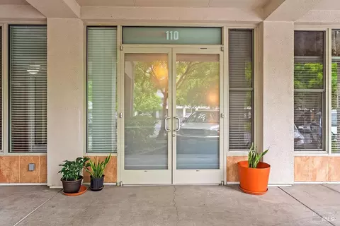 985 Doubles Dr #110, Santa Rosa, CA 95407