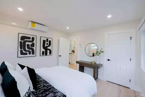 Bedroom - 700 Springs Rd, Vallejo, CA 94590 photo 2 of 4