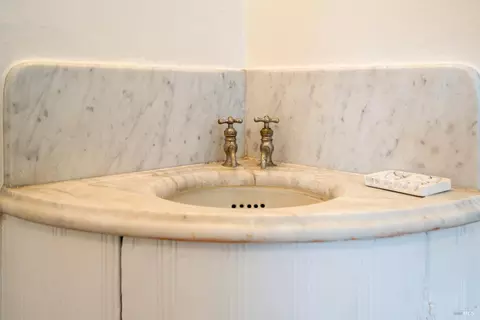 Bath - 705 Georgia St, Vallejo, CA 94590 photo 6 of 6