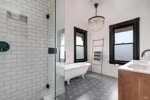 Bath - 705 Georgia St, Vallejo, CA 94590 photo 3 of 6
