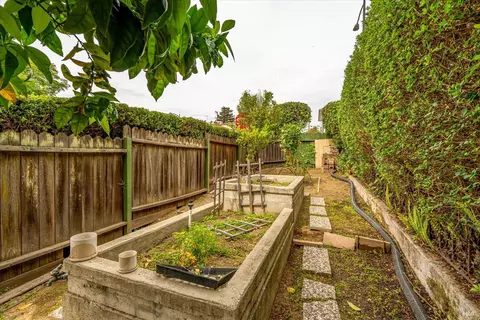 Exterior - 705 Georgia St, Vallejo, CA 94590 photo 5 of 7