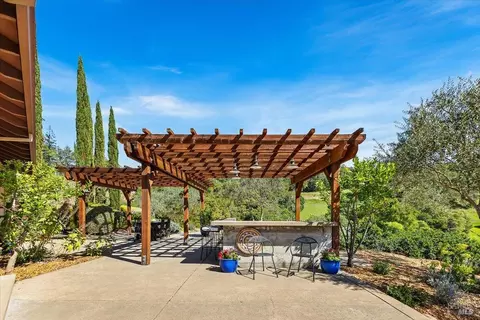 Exterior - 22355 Chianti Rd, Geyserville, CA 95441 photo 4 of 18