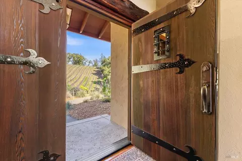 Entry Way - 22355 Chianti Rd, Geyserville, CA 95441 photo 2 of 6