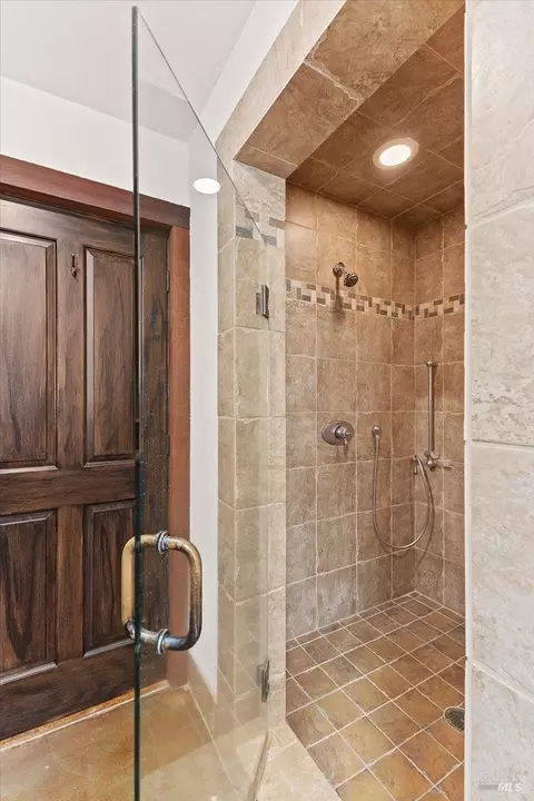 Bath - 22355 Chianti Rd, Geyserville, CA 95441 photo 6 of 7
