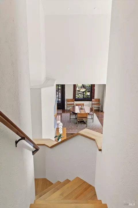 Entry Way - 22355 Chianti Rd, Geyserville, CA 95441 photo 4 of 6