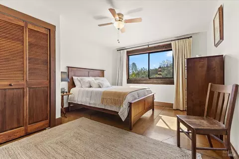 Bedroom - 22355 Chianti Rd, Geyserville, CA 95441 photo 2 of 5