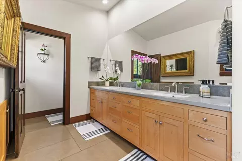 Bath - 22355 Chianti Rd, Geyserville, CA 95441 photo 1 of 7