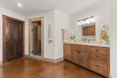 Bath - 22355 Chianti Rd, Geyserville, CA 95441 photo 5 of 7