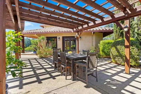 Exterior - 22355 Chianti Rd, Geyserville, CA 95441 photo 6 of 18