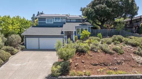 1018 Oakmont Ct, Napa, CA 94559